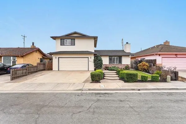 929 LAKE VILLAGE DR