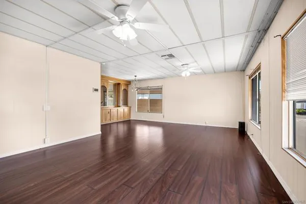 650 S RANCHO SANTA FE RD SPC 67