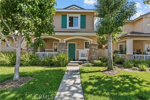 230 E PLEASANT VLY