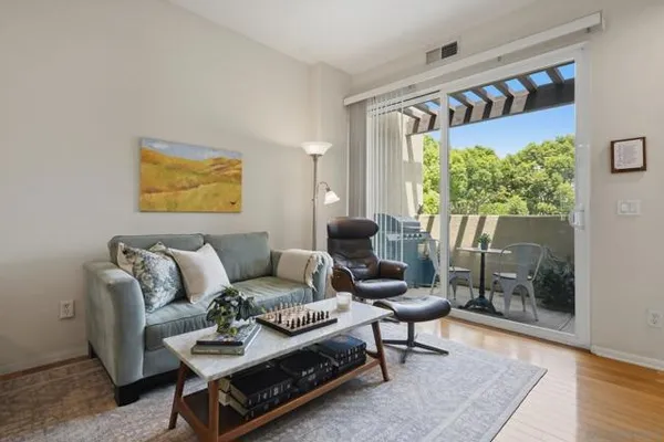 2958 ESCALA CIR