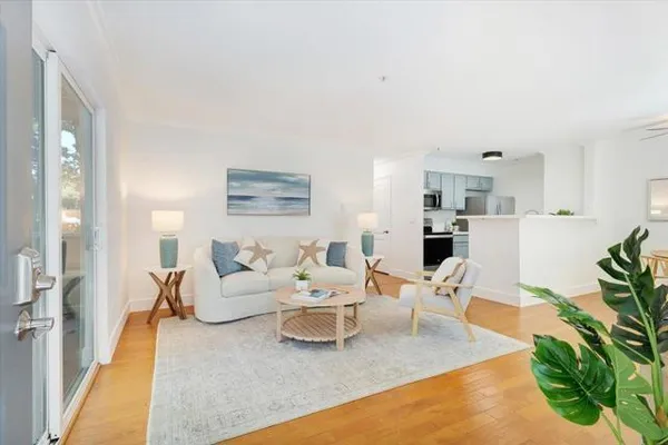 41 GRANDVIEW ST 1203