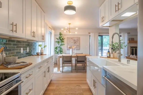 1360 JOSSELYN CANYON RD 33