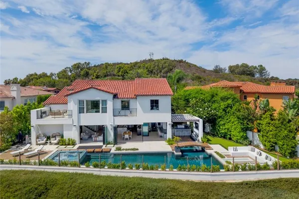 9 COASTAL CYN