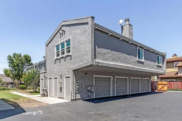 470 N WINCHESTER BLVD 301