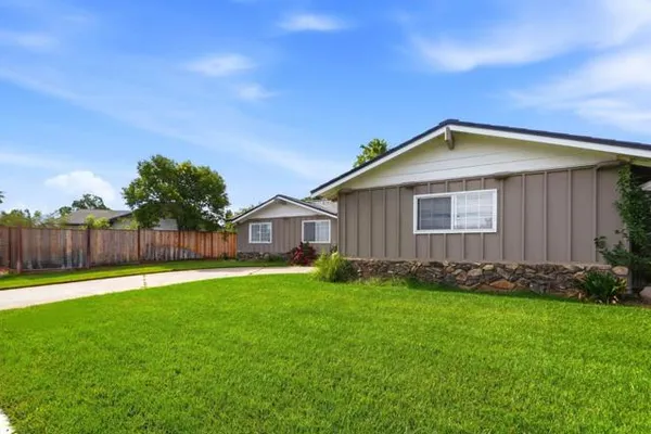 1310 CEDAR CT
