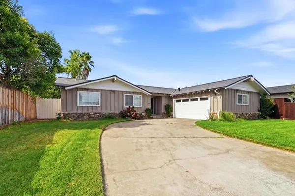 1310 CEDAR CT