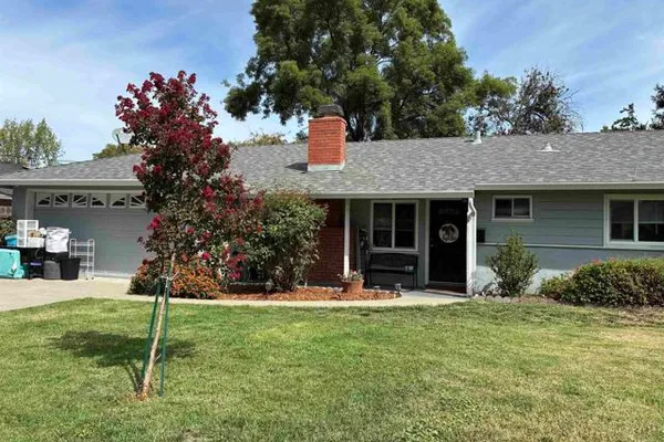 47 ANELDA DR
