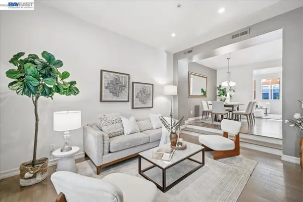 433 CAMILLE CIR 15