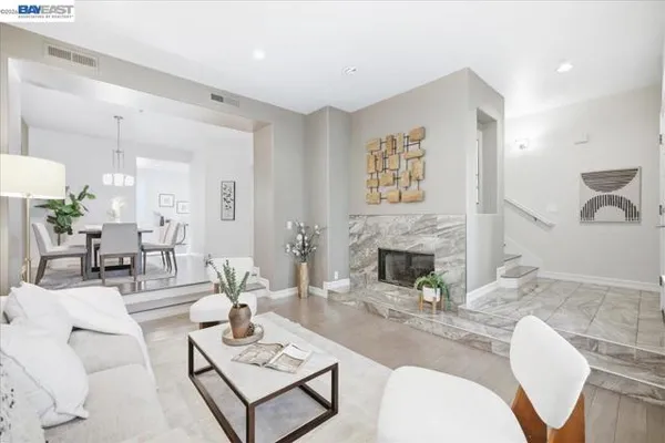 433 CAMILLE CIR 15