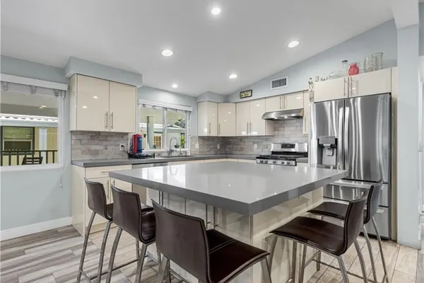 8811 CANOGA AVE SPC 417