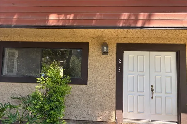 214 TEAGUE DR