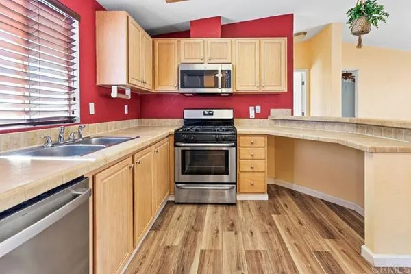 300 THORNTON DR SPC 5