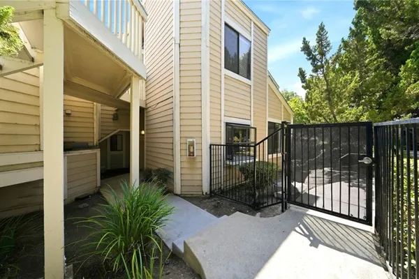 4900 N GRAND AVE 127