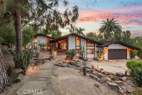 21 EASTFIELD DR