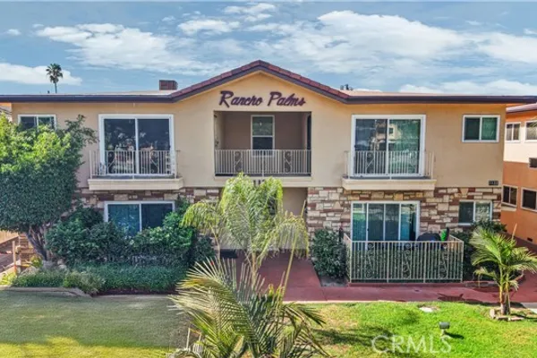 1122 W HUNTINGTON DR 7