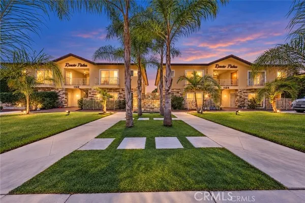 1122 W HUNTINGTON DR 7
