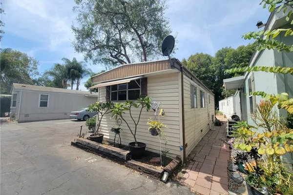 300 E ARBOR ST SPC 18