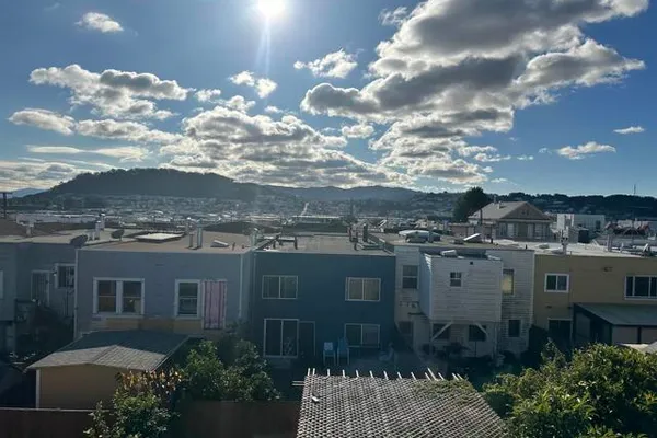 1423 QUESADA AVE