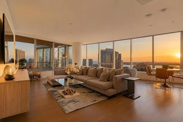 888 W E ST 2004