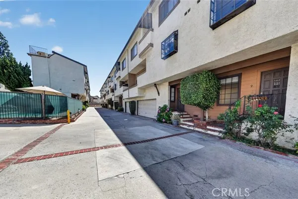 7650 TOPANGA CANYON BLVD 9