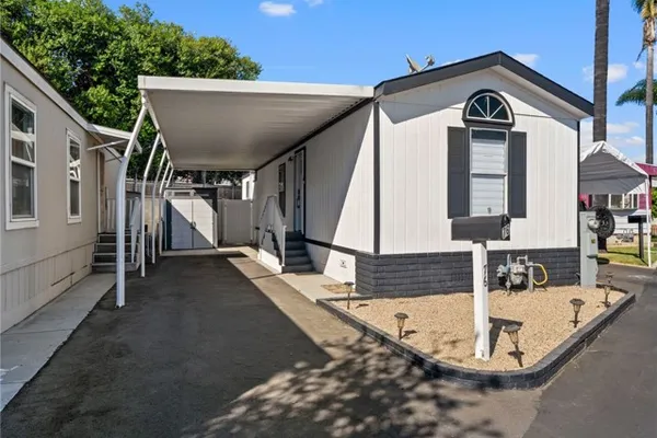 1517 N NEWHOPE ST SPC 76