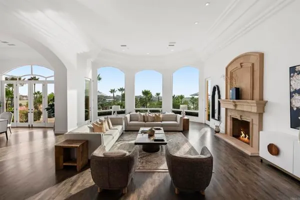 6868 SPYGLASS LN