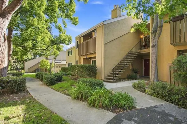 1477 DE ROSE WAY 243