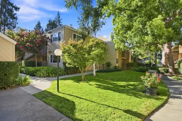 1477 DE ROSE WAY 243