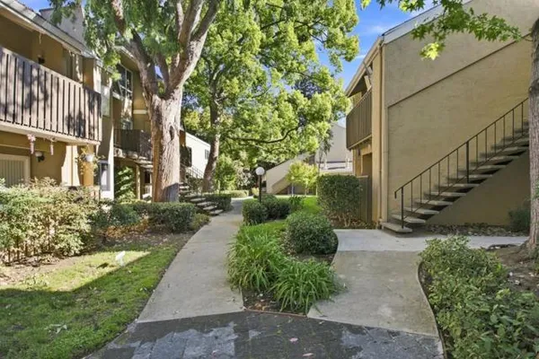 1477 DE ROSE WAY 243