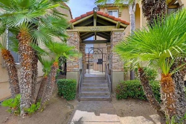 4222 MENLO AVE 21