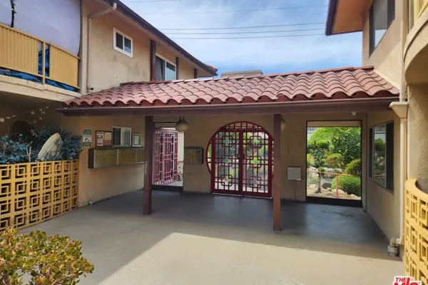 540 EVERGREEN ST 17