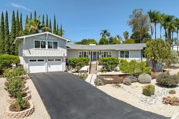 2140 ALTA VISTA DR