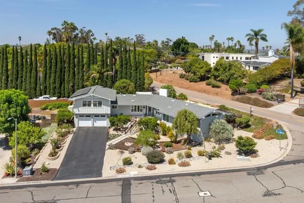 2140 ALTA VISTA DR