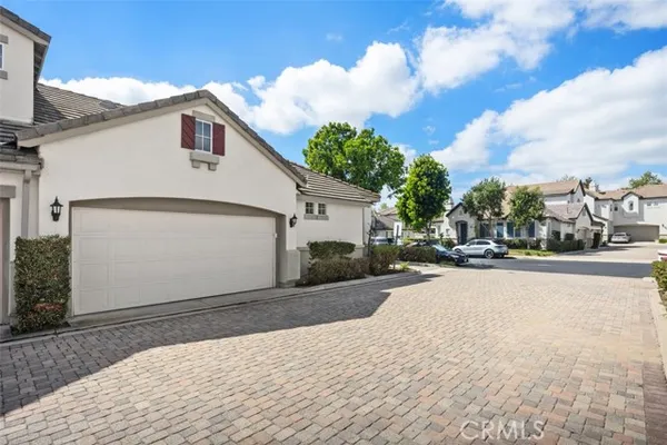 104 SEACOUNTRY LN