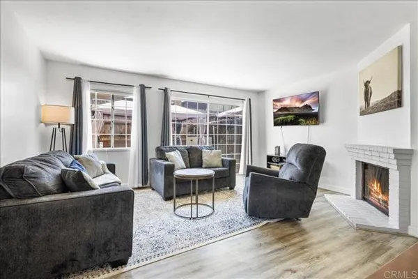 1465 E LEXINGTON AVE 10A