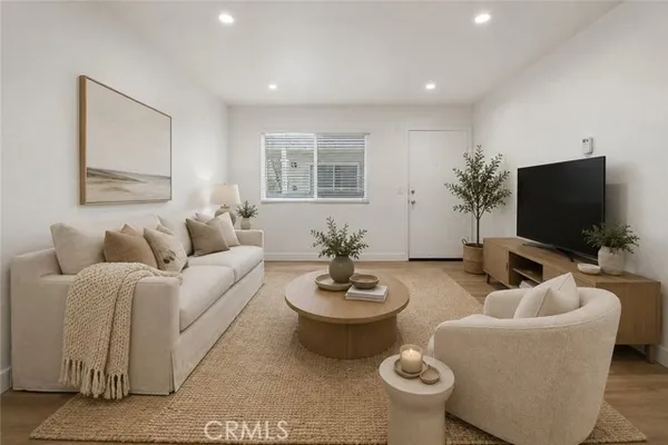 1140 MOLINO AVE 1