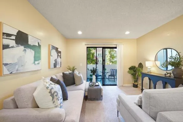 1055 N CAPITOL AVE 66