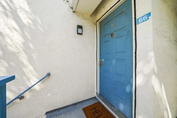 1055 N CAPITOL AVE 66