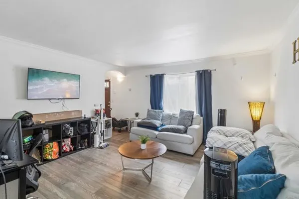 1472 IRIS AVE 2