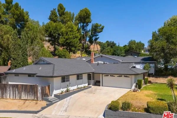 27127 GARZA DR