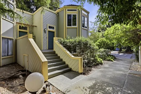 620 MARIPOSA AVE 4