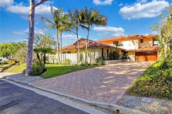 28 MONTECILLO DR