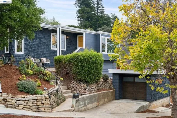 267 CAMBRIDGE AVE