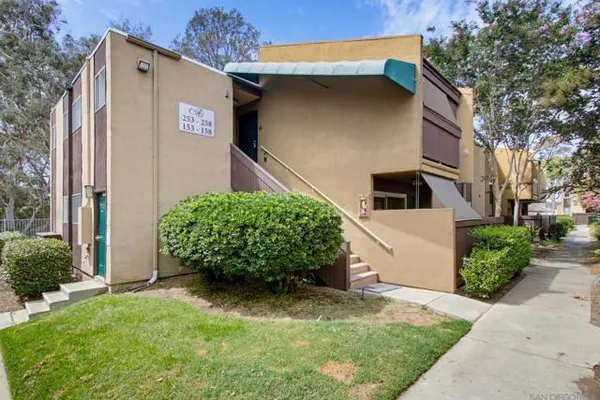 3456 CASTLE GLEN DR 256
