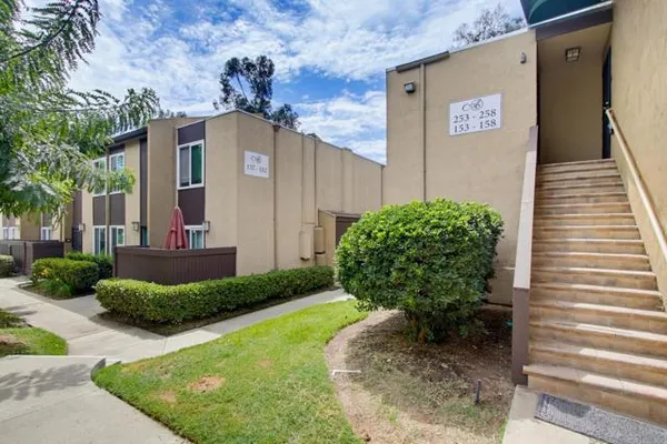 3456 CASTLE GLEN DR 256