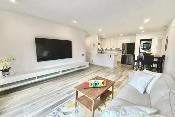 277 HACKAMORE CMN