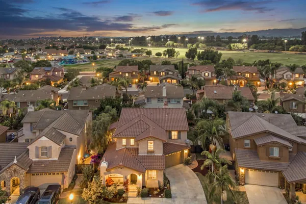 237 TRELLIS PL