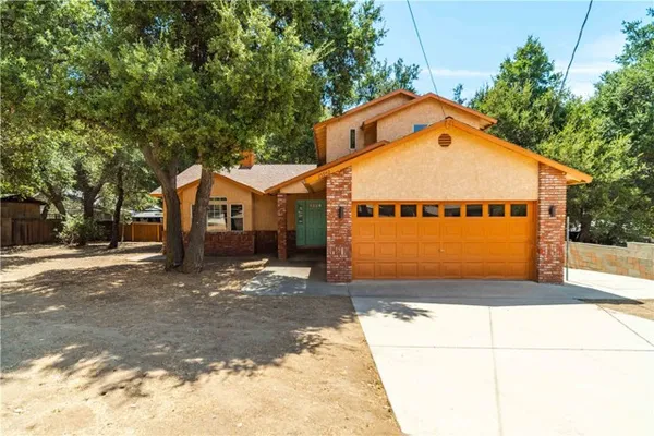 15942 CALLE HERMOSA