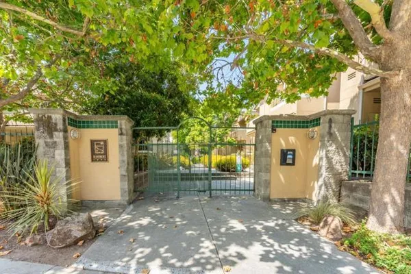 228 EVERSON DR