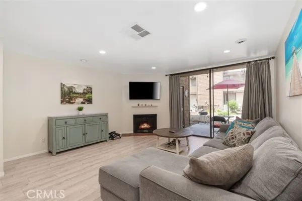 12750 CENTRALIA ST 43